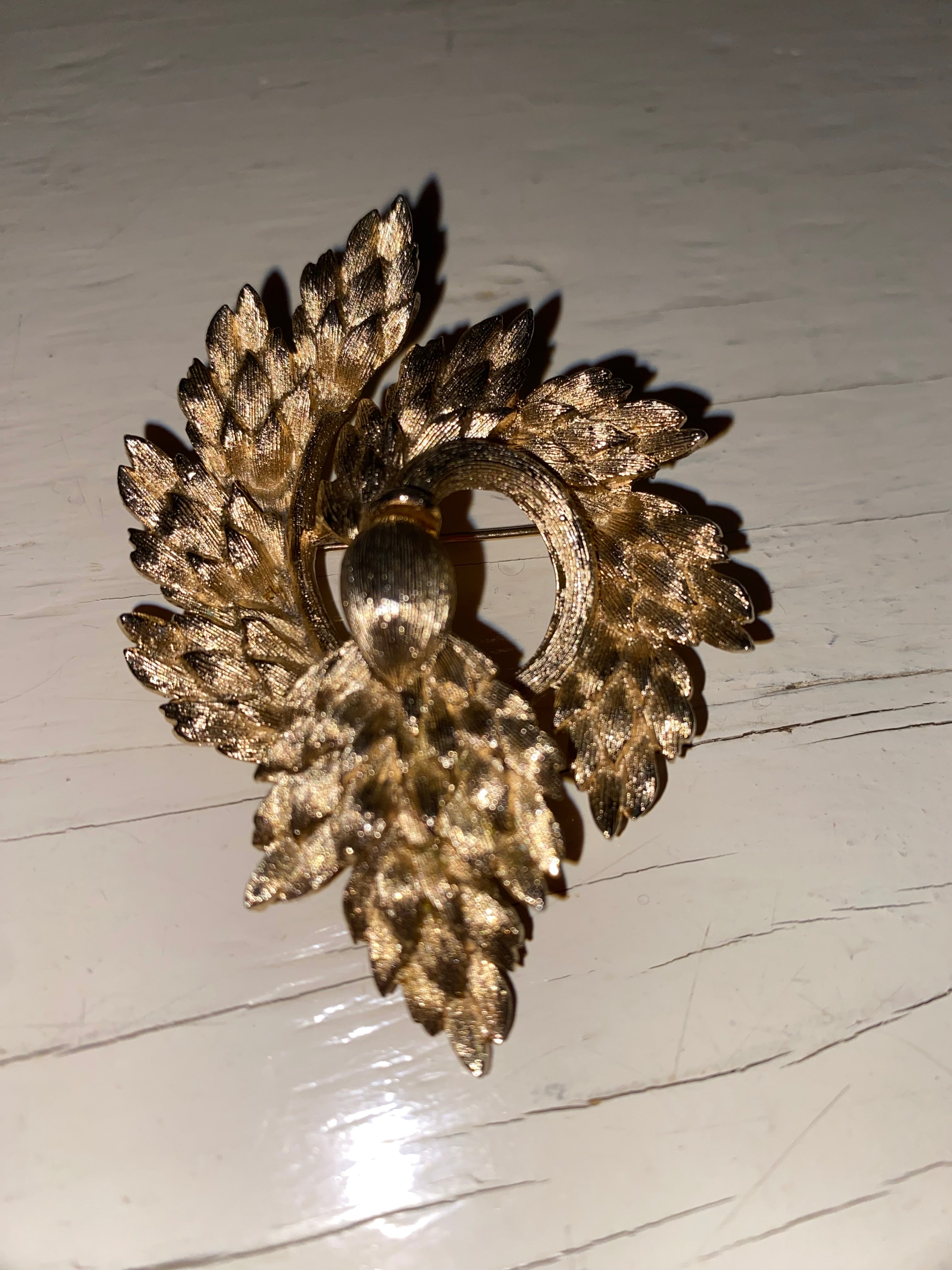 Vintage Lisner Brooch