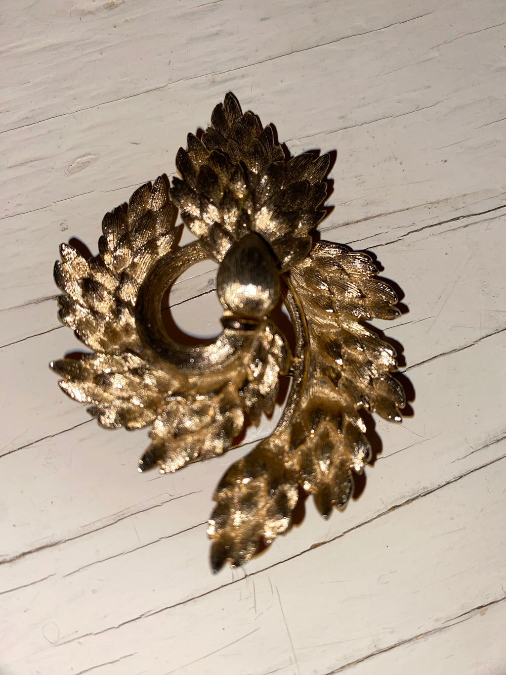 Vintage Lisner Brooch