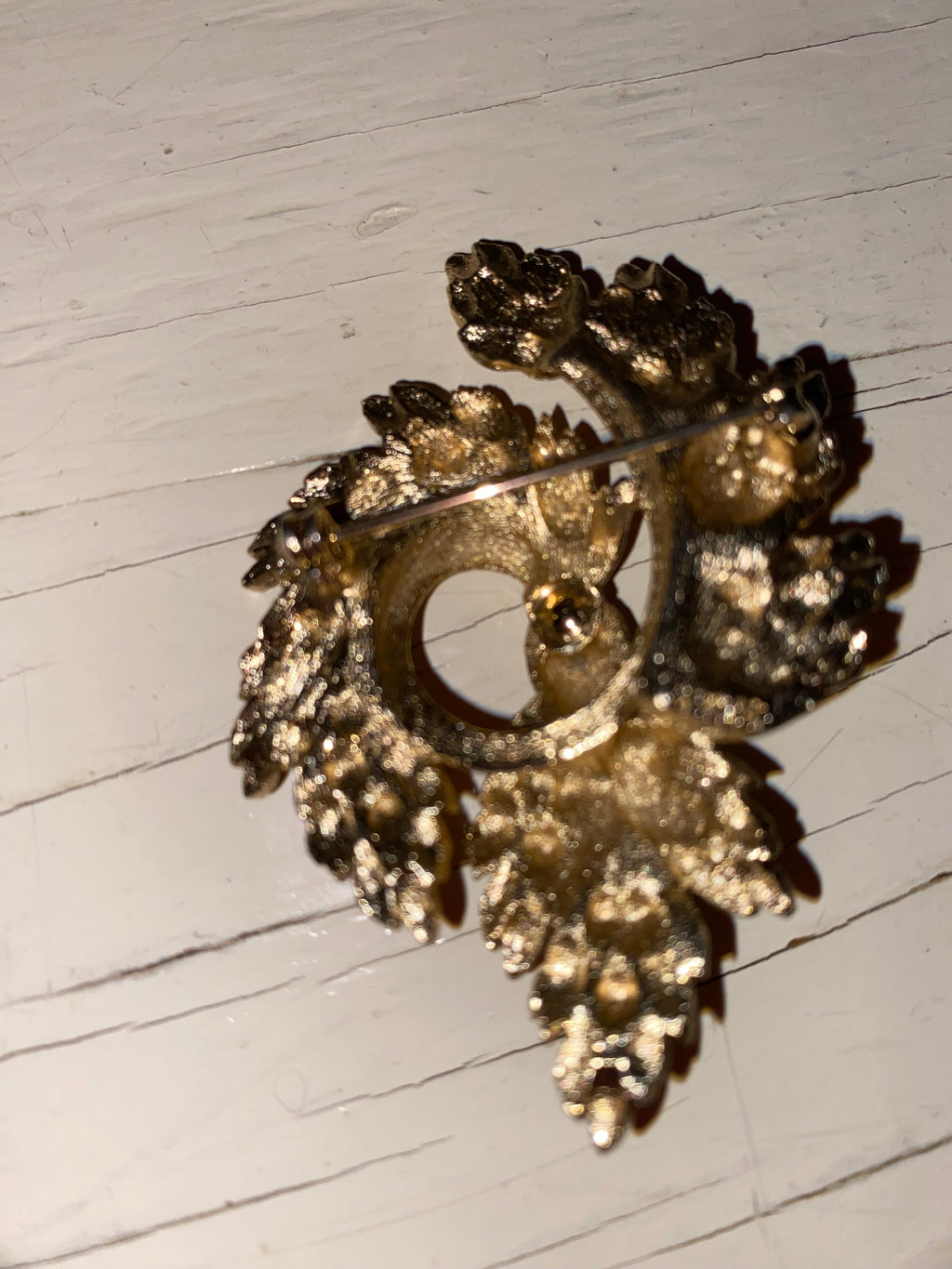 Vintage Lisner Brooch