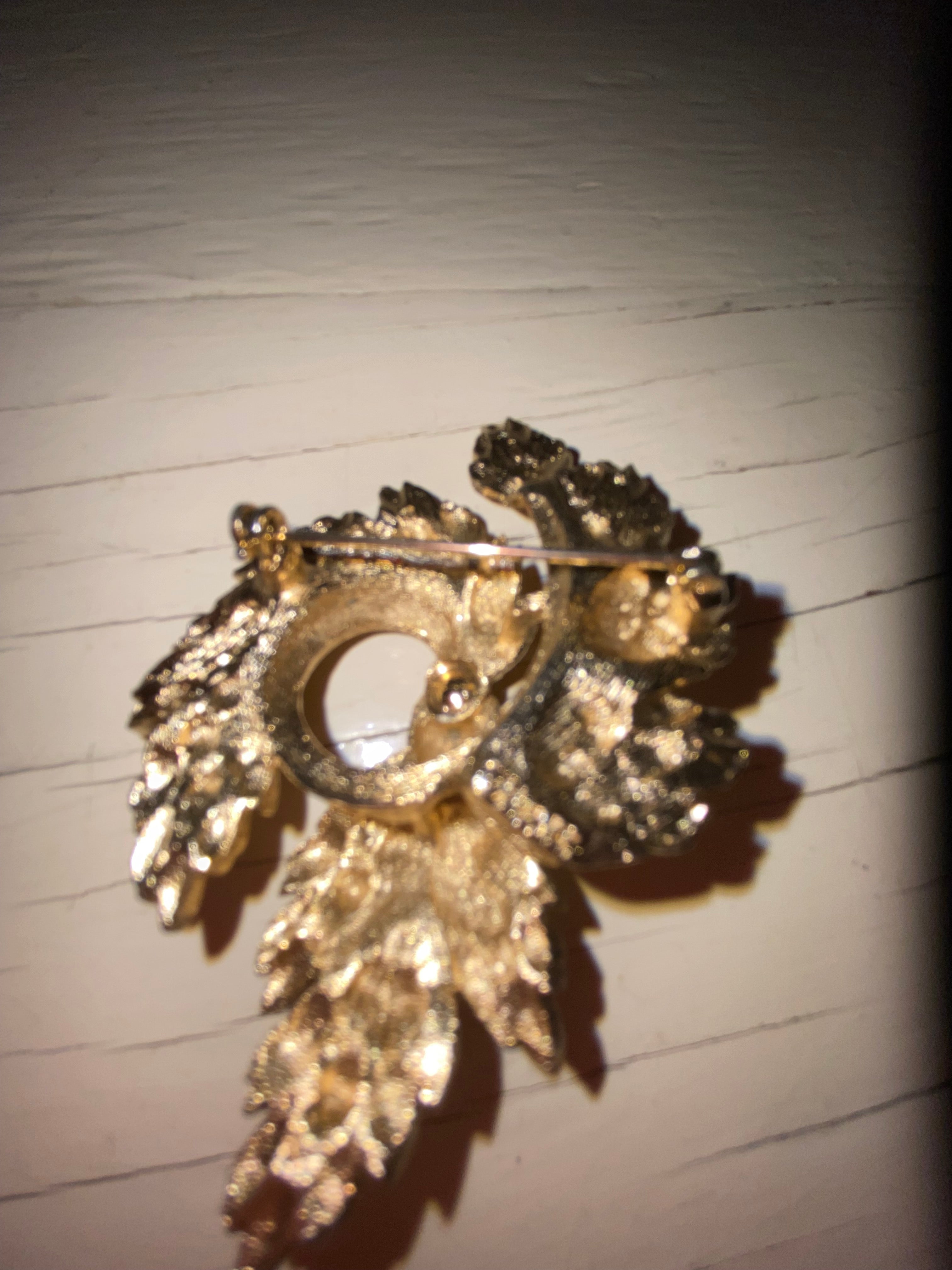 Vintage Lisner Brooch
