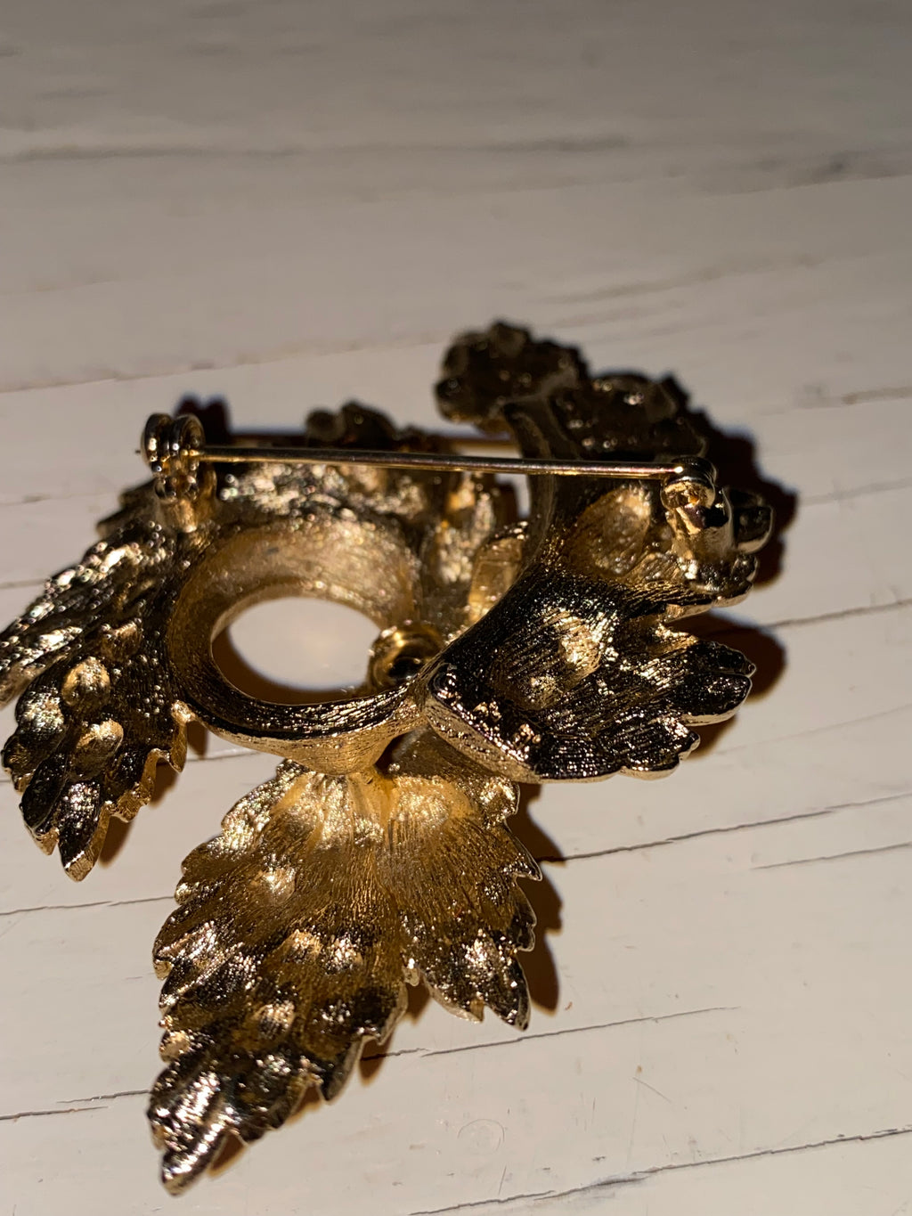 Vintage Lisner Brooch