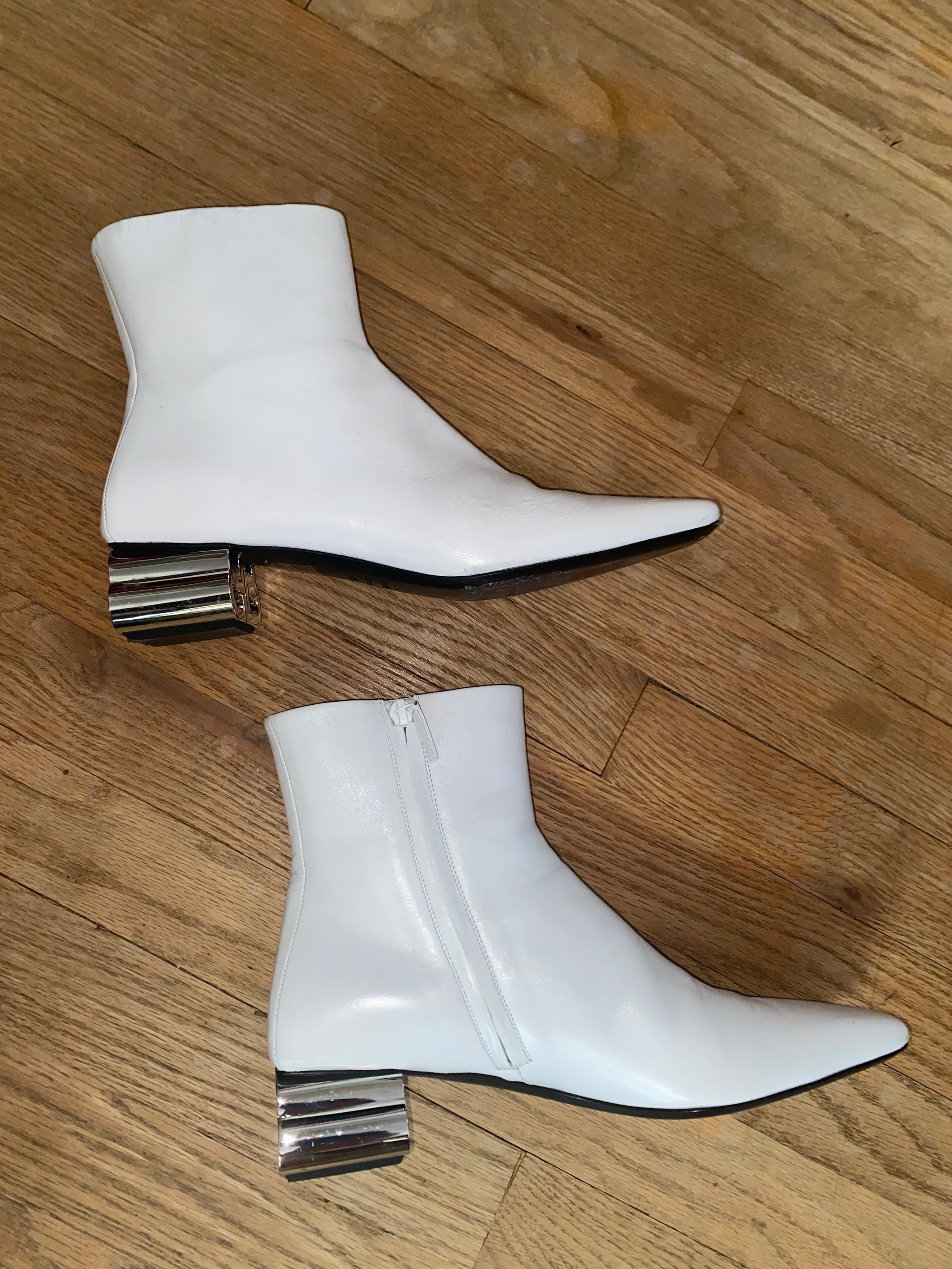 Authentic Balenciaga Typo BB White Leather Ankle Boots 38.5