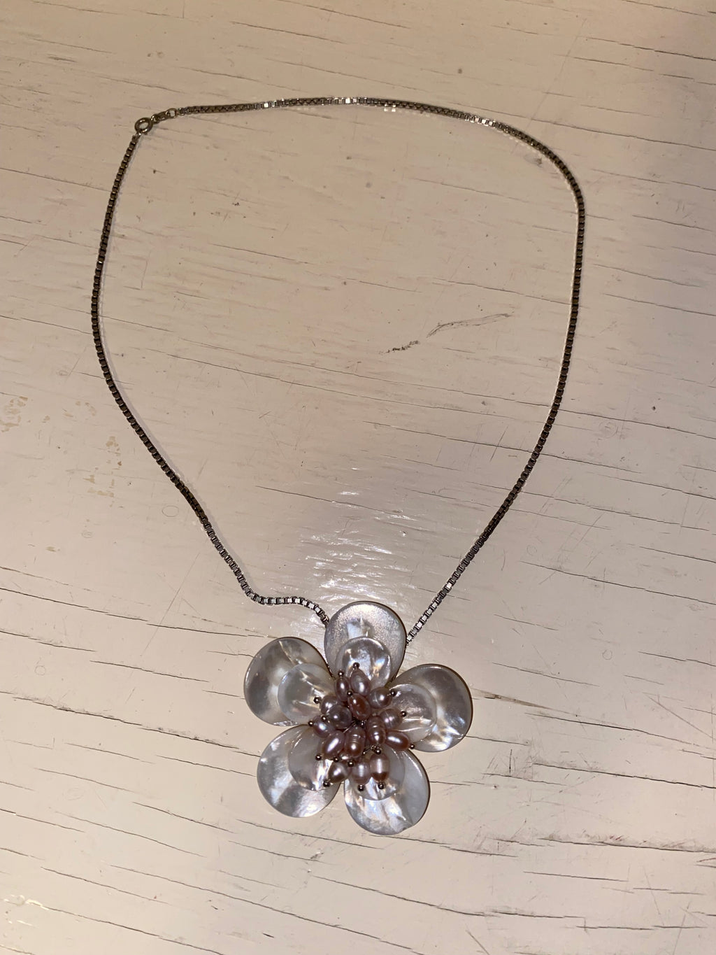 Vintage Mother of Pearl Flower Necklace